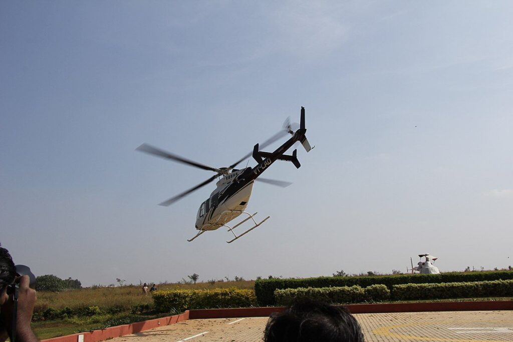 Helicopter_taking_off_in_Bangalore